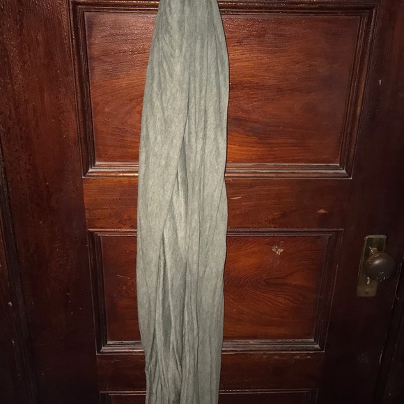 Scarfs - Picture 4 of 8